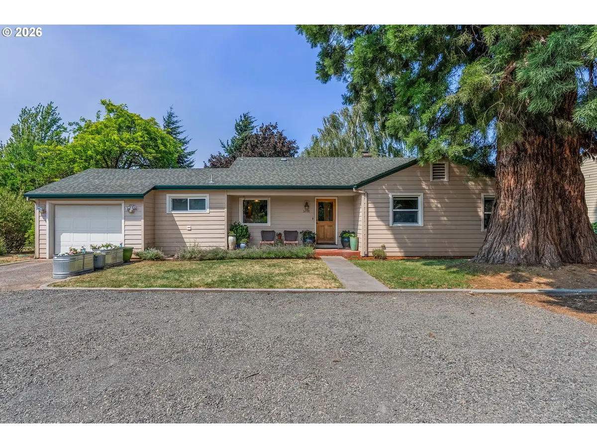 3200 Clemmons Dr, Hoodriver, OR 97031 - #1
