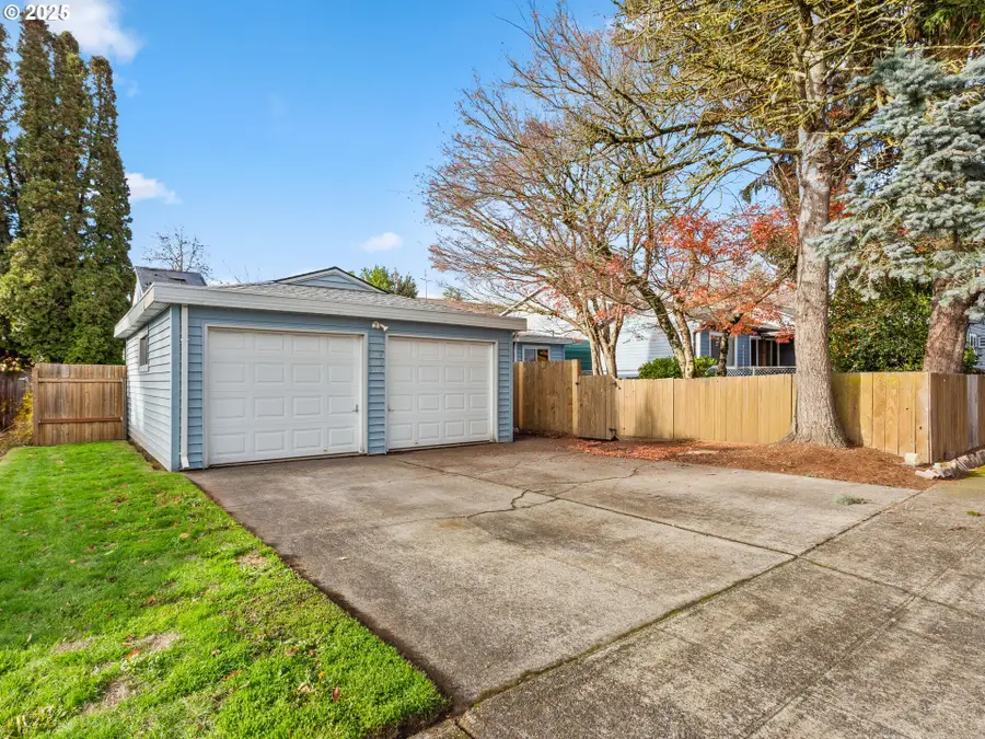 2419 SE 79th Ave, Portland, OR 97206 - Image #2