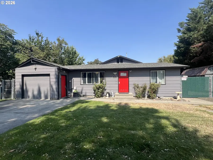 131 SE 3rd Ave, Milton Freewater, OR 97862 - #2
