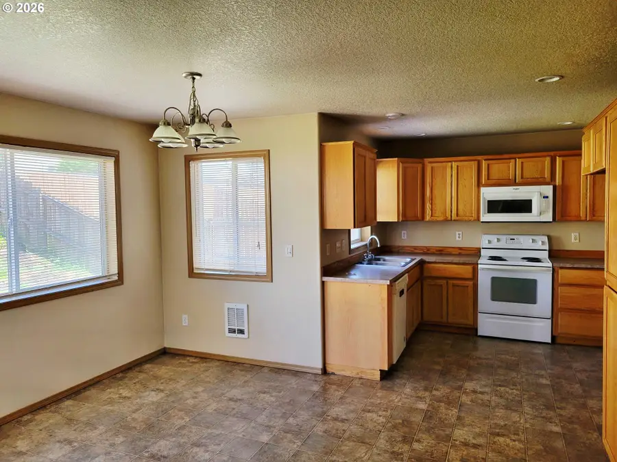 2316 NW 4th St, Battle Ground, WA 98604 - #3