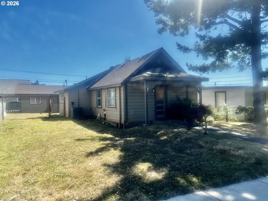 94224 3rd St, Gold Beach, OR 97444 - #2