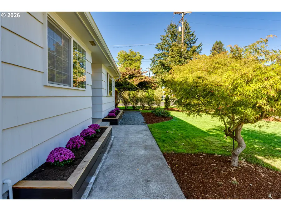 3088 Dalewood St, Eugene, OR 97404 - #3