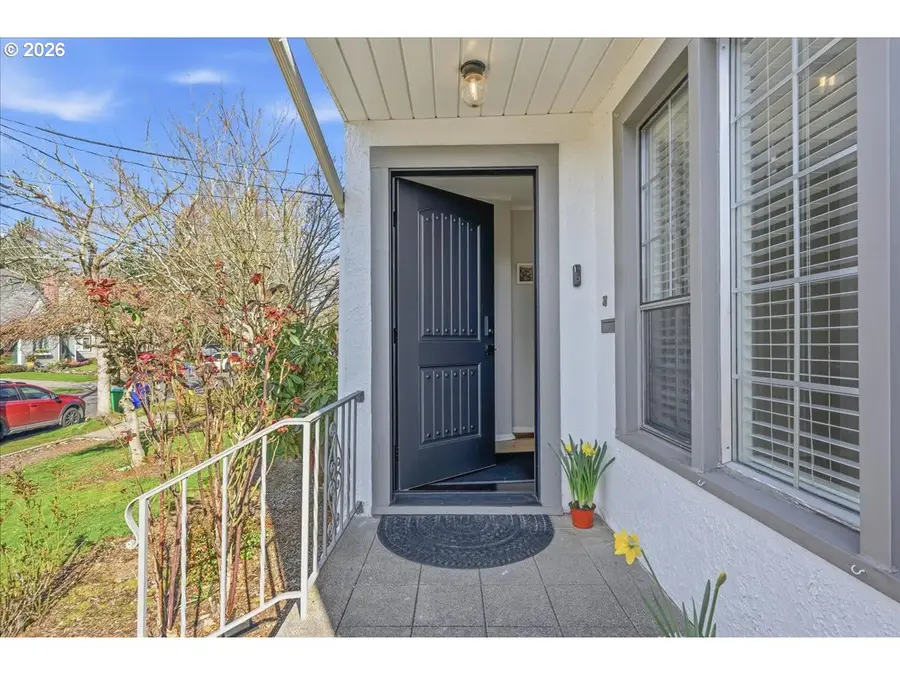 632 SE Peacock Ln, Portland, OR 97214 - #2