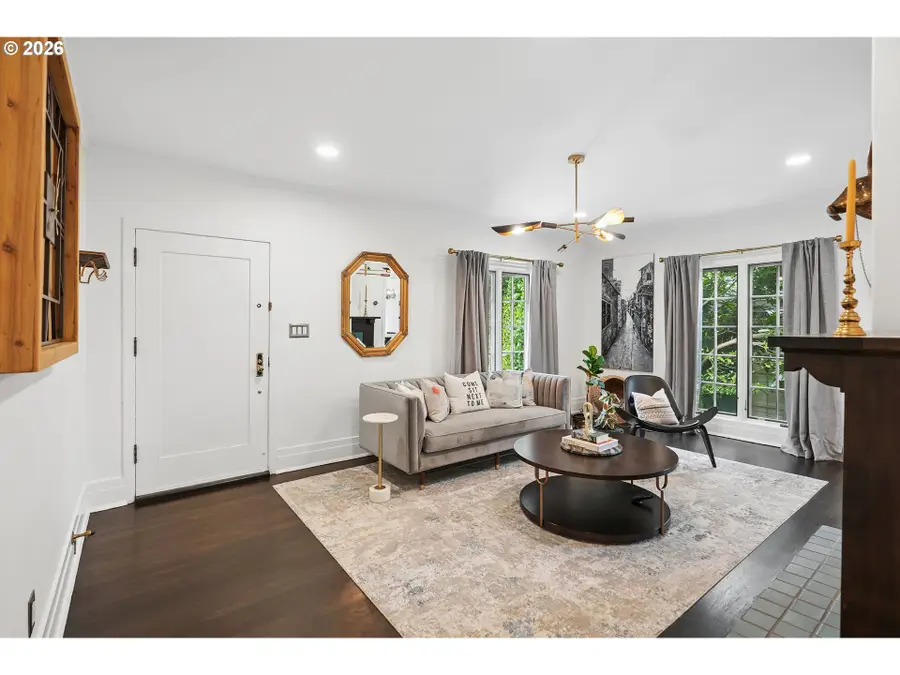 2730 SW Old Orchard Rd, Portland, OR 97201 - #3