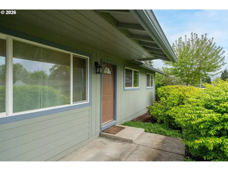 1927 NE Thomas St, Hillsboro, OR 97124 - #2
