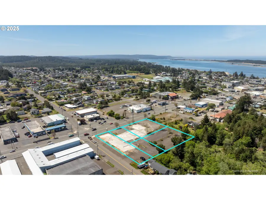 1088 Newmark Ave, Coos Bay, OR 97420 - #2