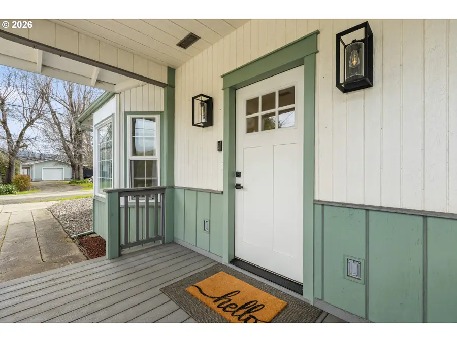 3730 Amber Ln, Roseburg, OR 97471 - #2