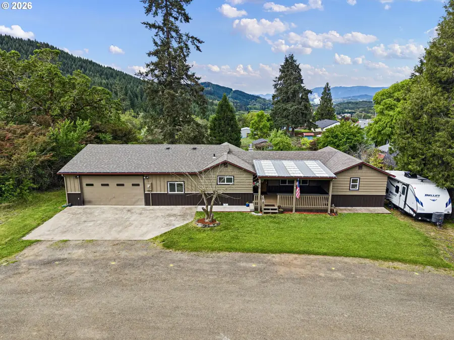 613 SE 5th St, Oakland, OR 97462 - #2