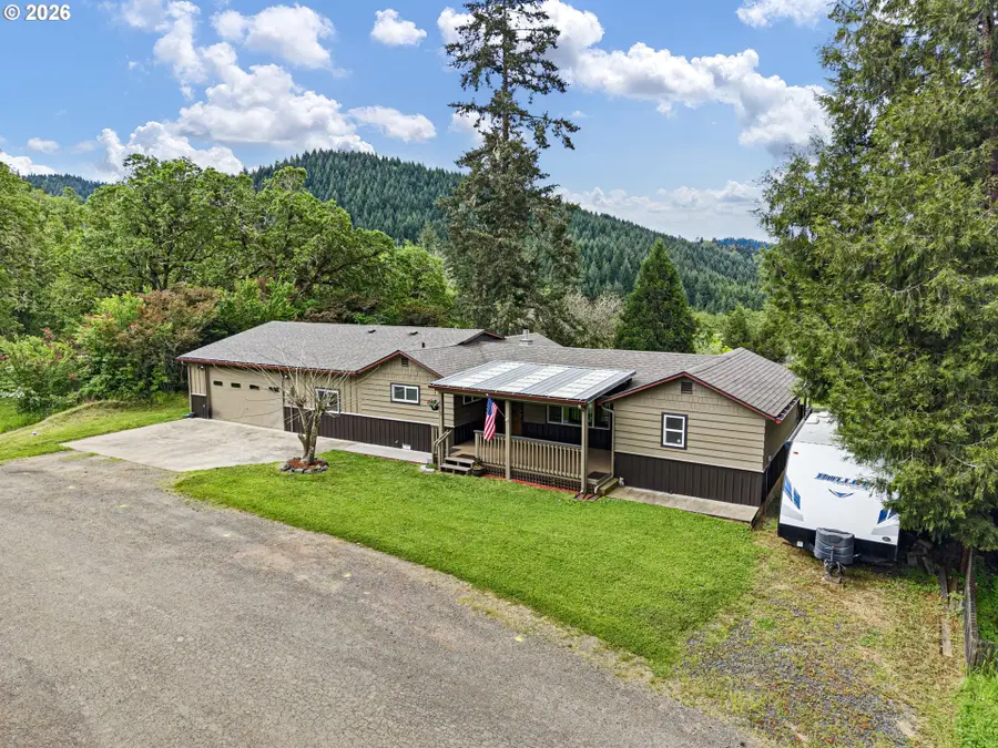 613 SE 5th St, Oakland, OR 97462 - #3