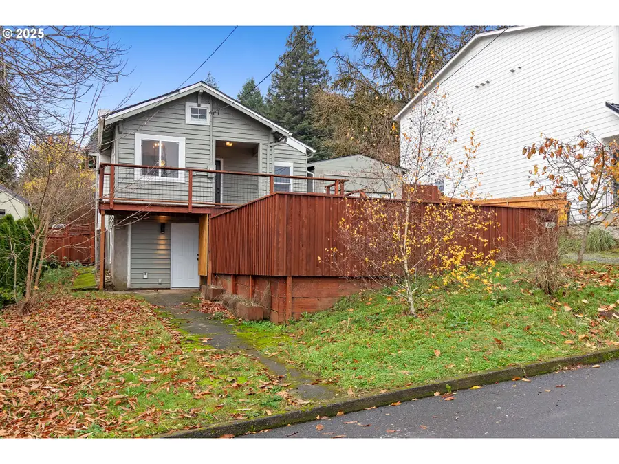 1241 NW Couch St, Camas, WA 98607 - Image #2