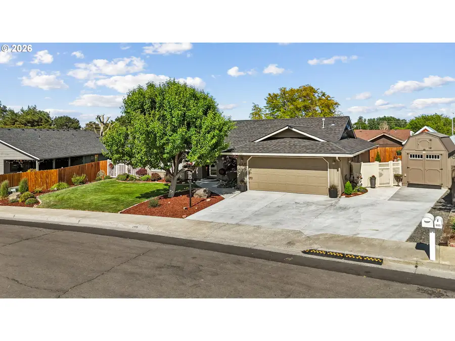 645 SE Pine Ct, Hermiston, OR 97838 - #2