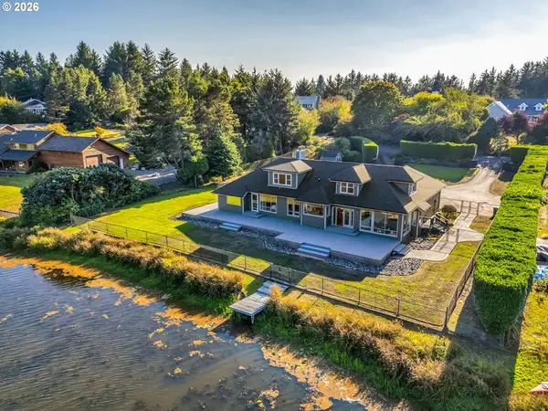 1202 SW Pine Dr, Warrenton, OR 97146