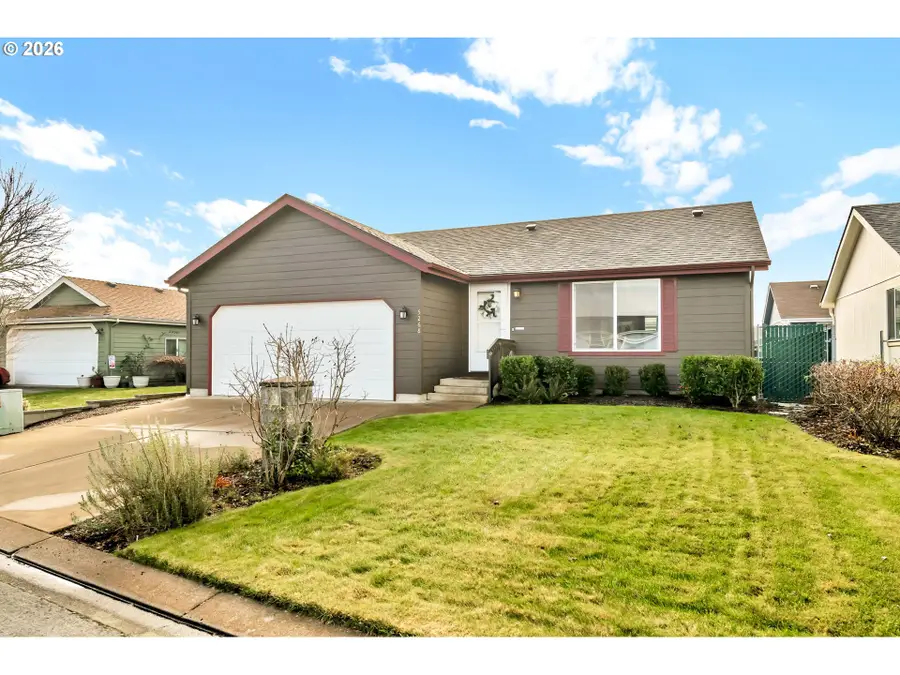 5268 Olympic Cir, Eugene, OR 97402 - Image #2