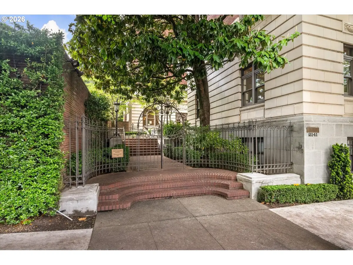 2141 NW Davis St #104, Portland, OR 97210 - #1