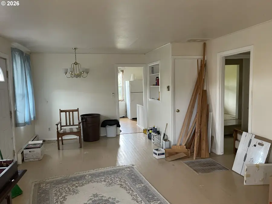 160 N Gilmore St, Heppner, OR 97836 - #3