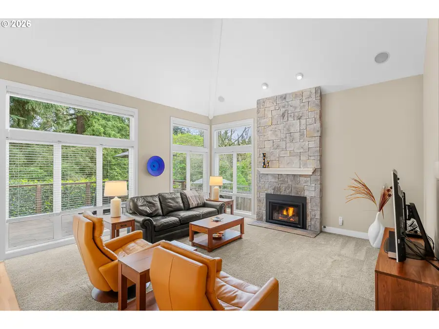 2432 SW Huber Ct, Portland, OR 97219 - #2