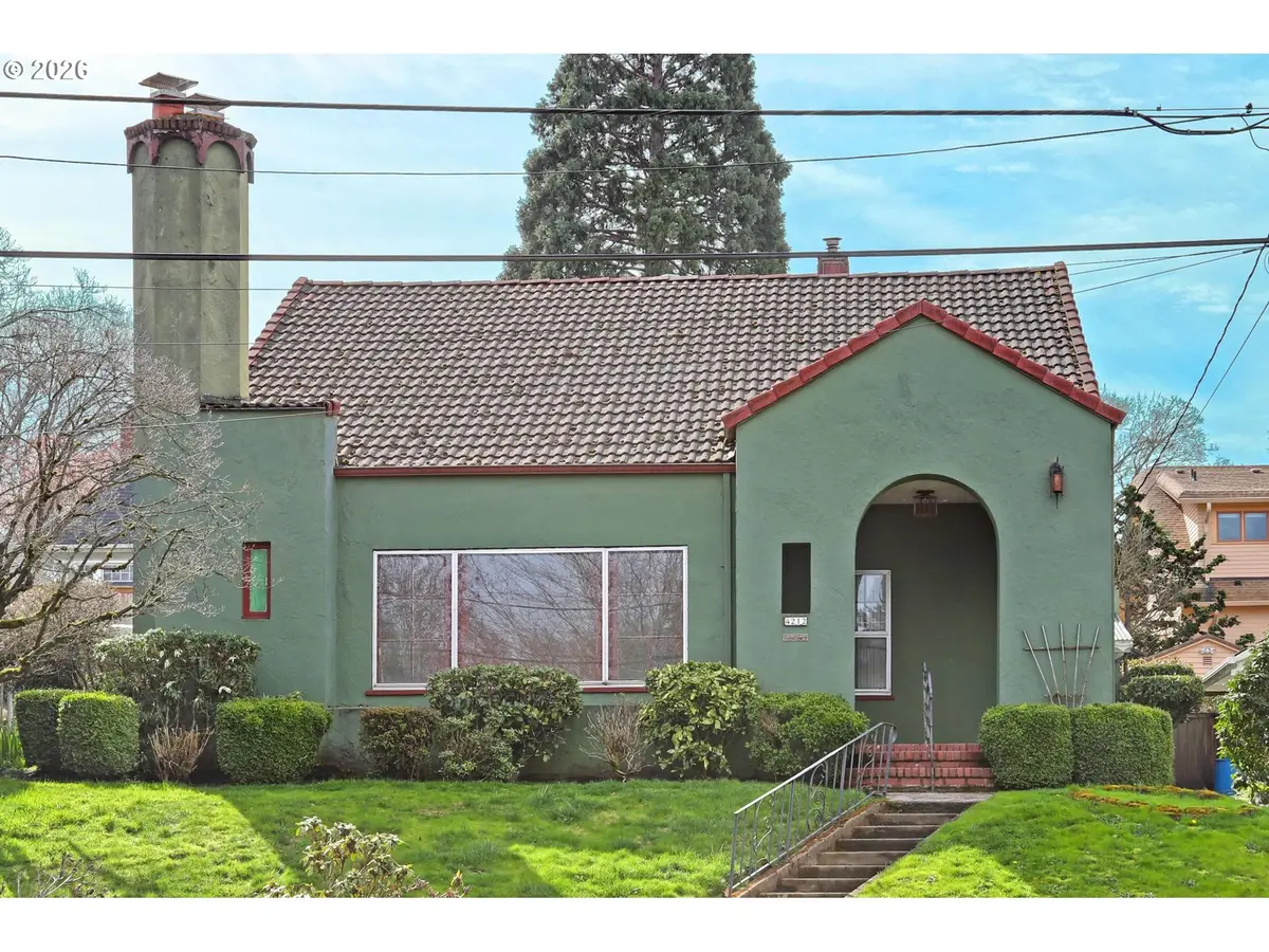 4212 E Burnside St, Portland, OR 97215 - #1