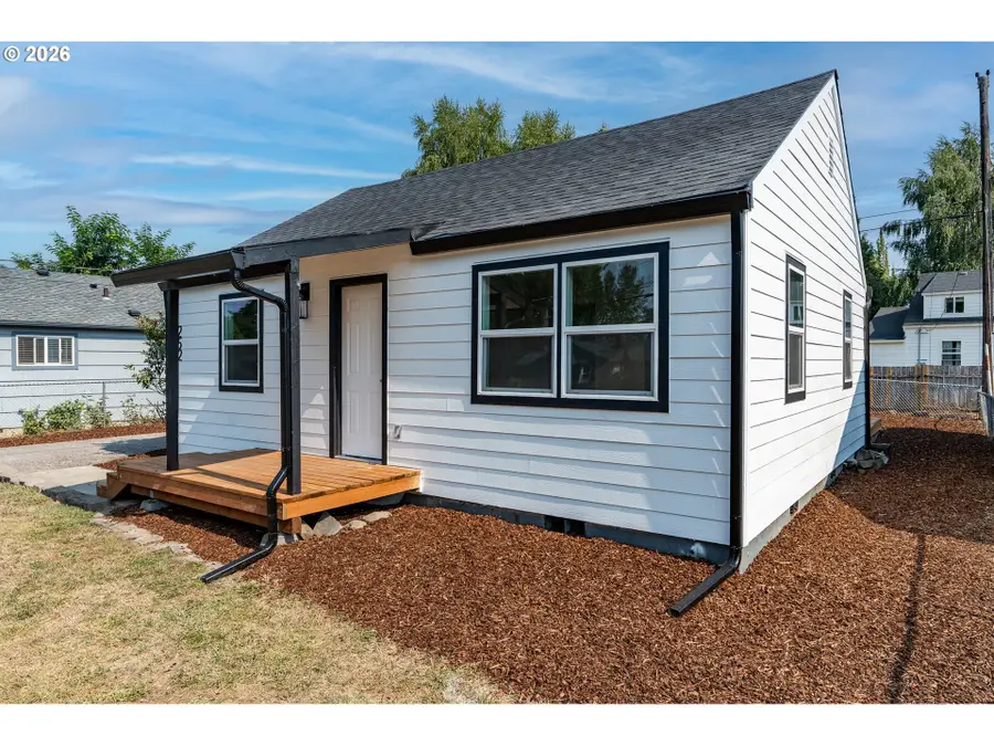 252 Douglas St, Longview, WA 98632 - #2