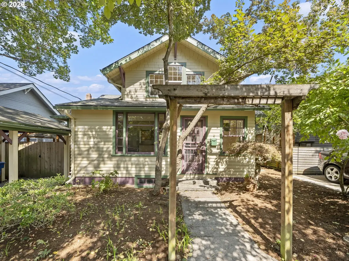 3917 SE Tibbetts St, Portland, OR 97202 - Image #1