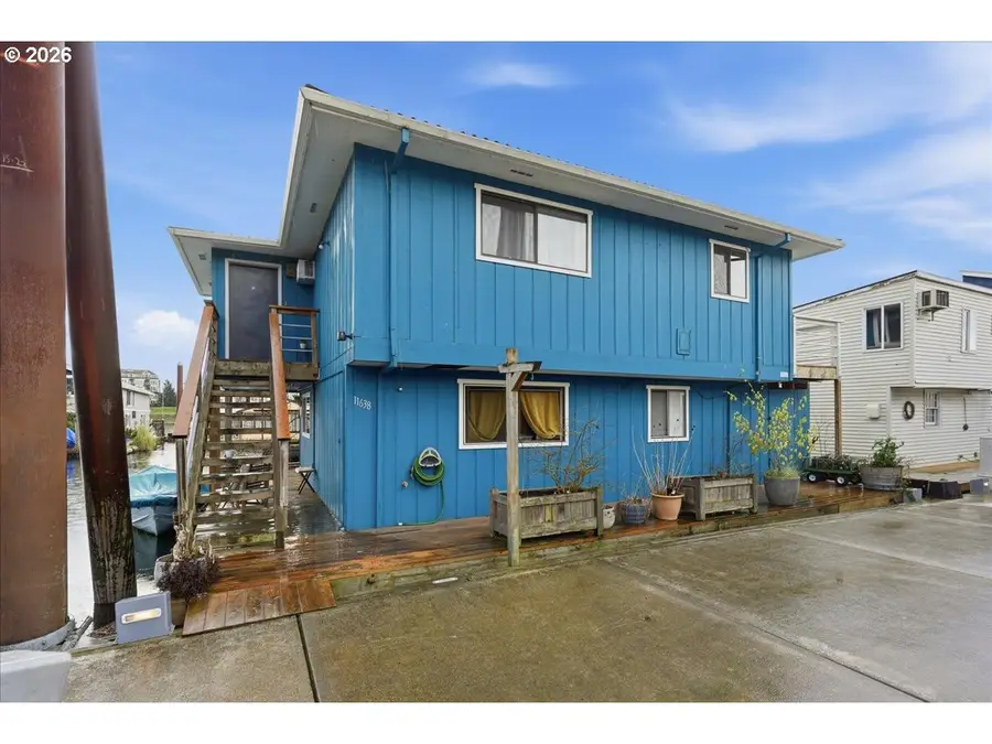 11638 N Island Cove Ln, Portland, OR 97217 - #2