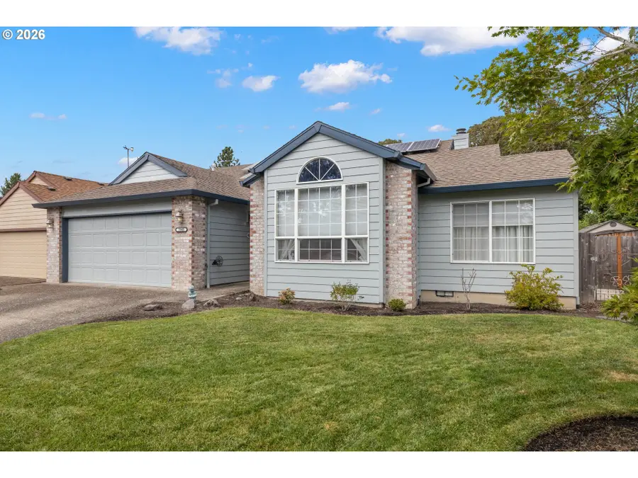 5945 SE Blossom St, Hillsboro, OR 97123 - #2