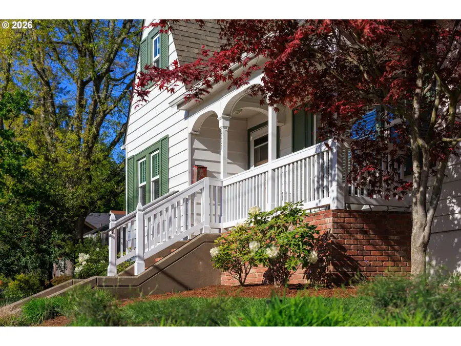 2293 Agate St, Eugene, OR 97403 - #2