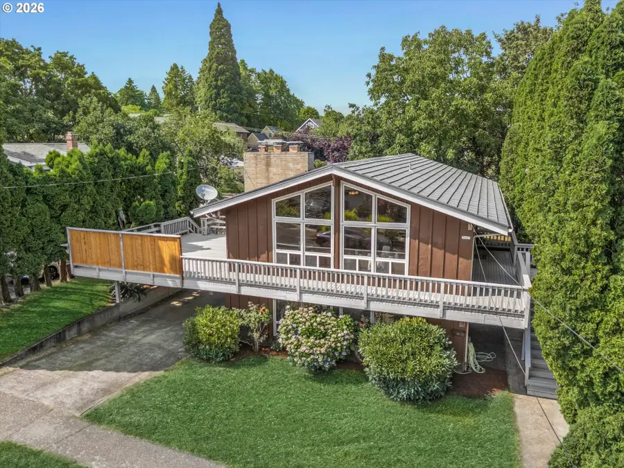 7647 SE Hawthorne Blvd, Portland, OR 97215 - #2