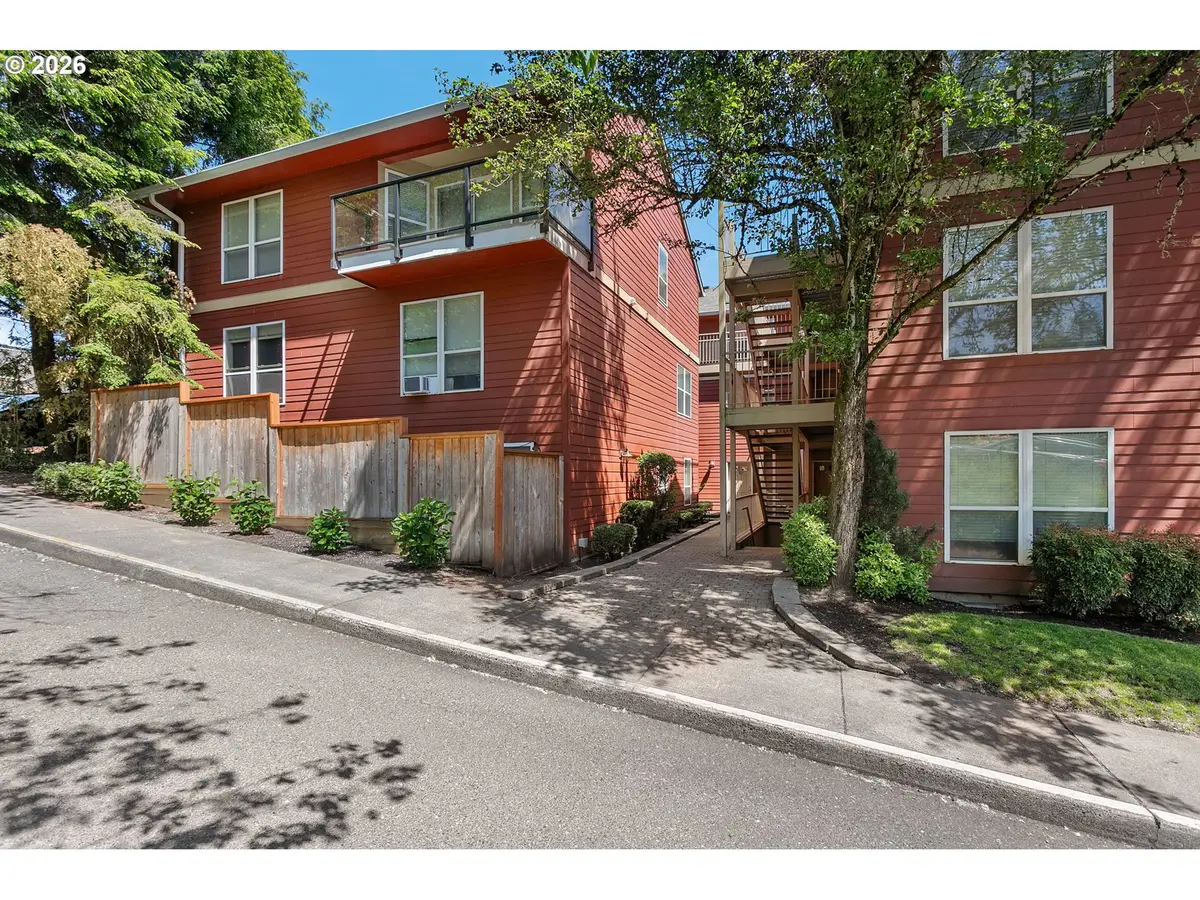 1033 SW Gibbs St #105, Portland, OR 97239 - #1