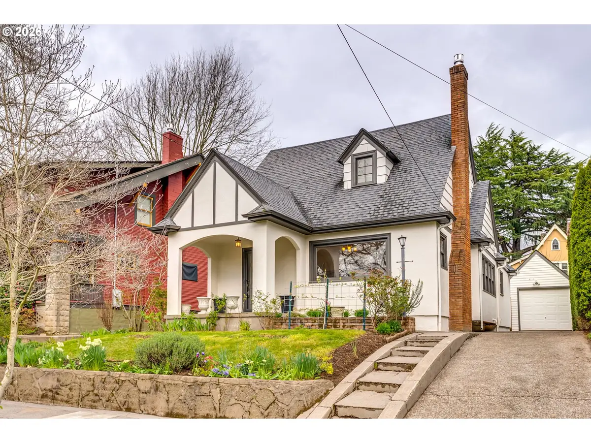 522 NE Royal Ct, Portland, OR 97232 - #1