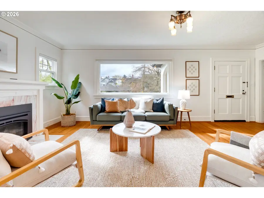 522 NE Royal Ct, Portland, OR 97232 - #3