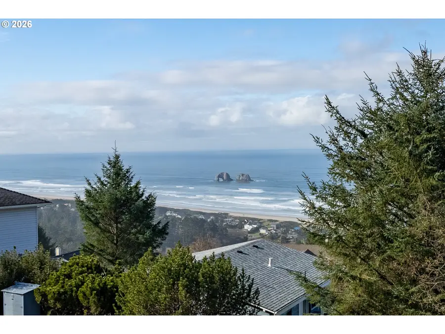 409 Crest Ter, Rockaway Beach, OR 97136 - #2