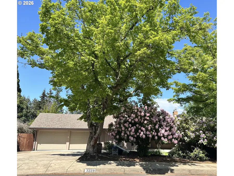 2225 W 28th Ave, Eugene, OR 97405 - #2
