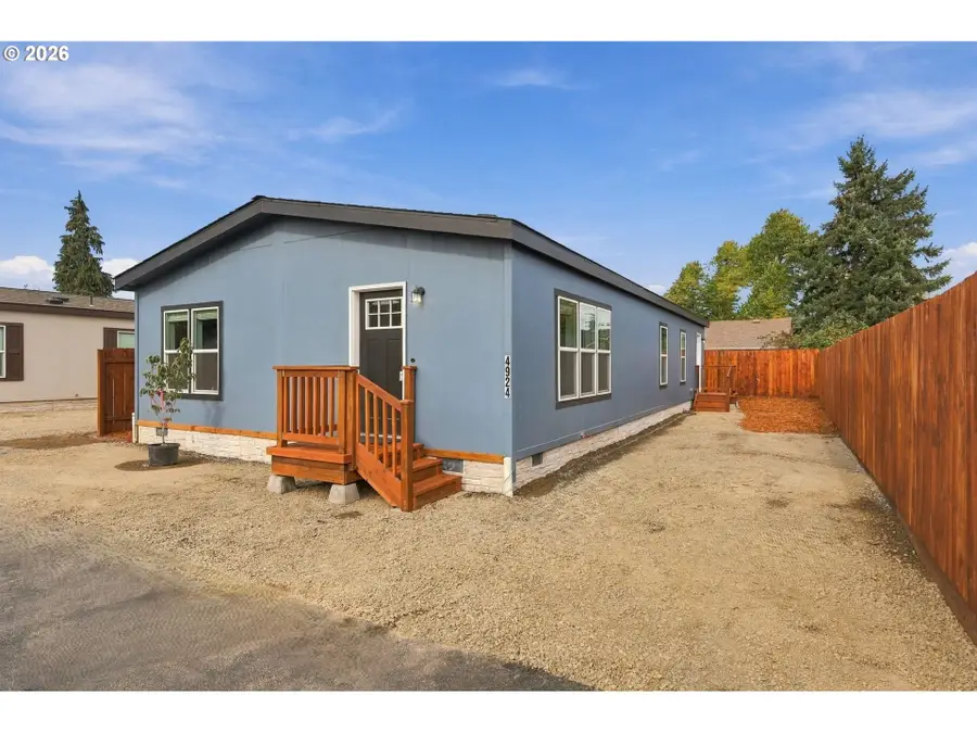 4924 E St, Springfield, OR 97478 - #3