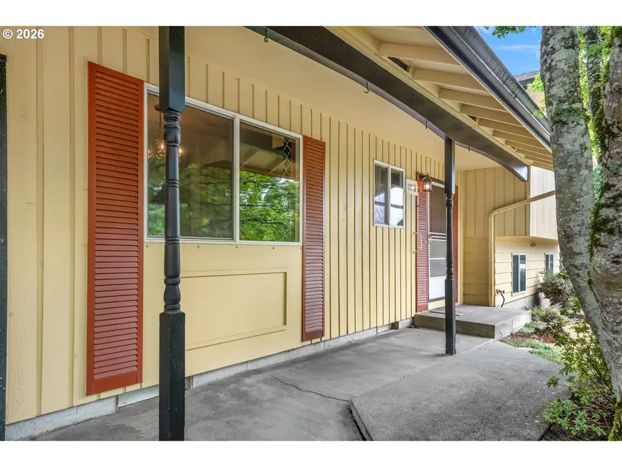 13205 SW Ash Dr, Tigard, OR 97223 - #2
