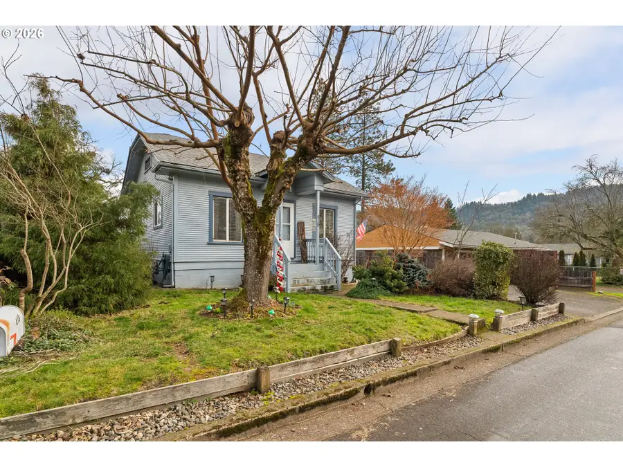419 W Agee St, Roseburg, OR 97471 - Image #3