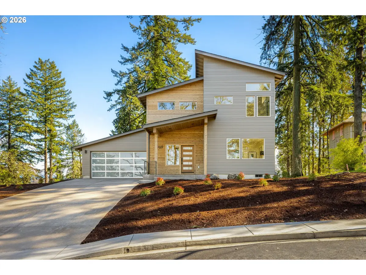 2969 Capital Dr, Eugene, OR 97403 - #1