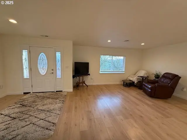 575 Cedar St, Sutherlin, OR 97479 - Image #3