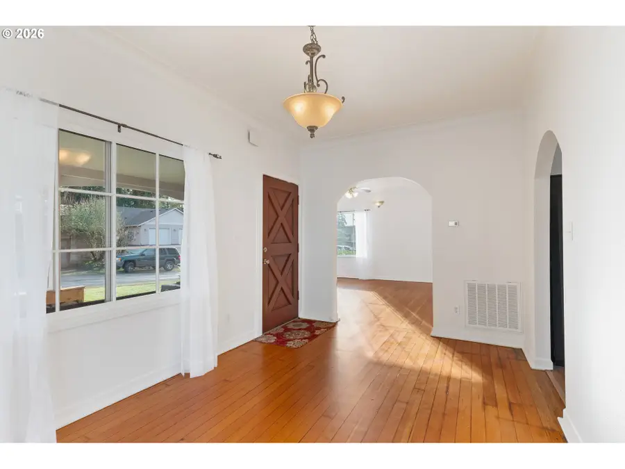 2341 W Castleman St, Longview, WA 98632 - Image #3