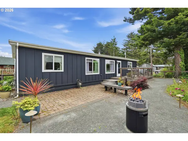 1155 2nd St Ne, Bandon, OR 97411