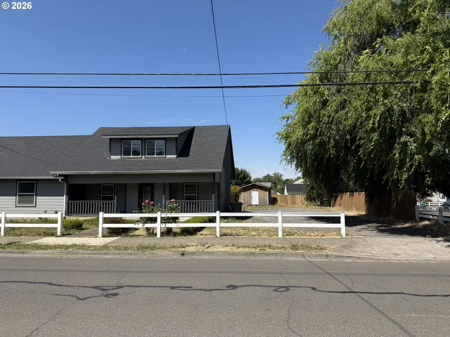 1319 N Main St, Newberg, OR 97132 - #2