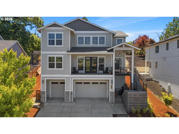 934 NW Baker Crest Ct, McMinnville, OR 97128