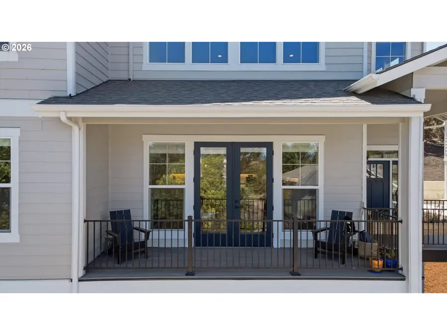 934 NW Baker Crest Ct, McMinnville, OR 97128 - #3