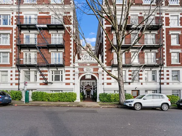 1811 NW Couch St #407, Portland, OR 97209