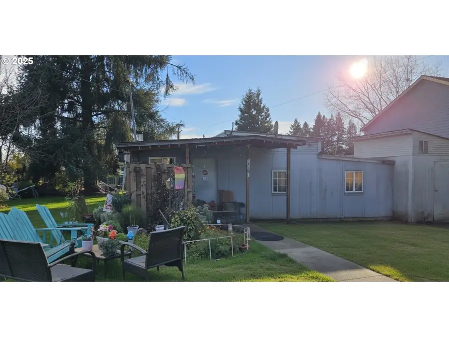 145 W 8th St, Lafayette, OR 97127 - Image #2