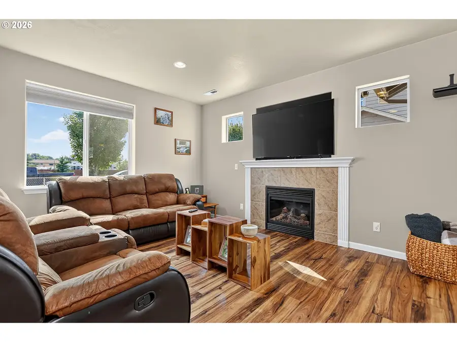 952 Heritage Loop, The Dalles, OR 97058 - #3