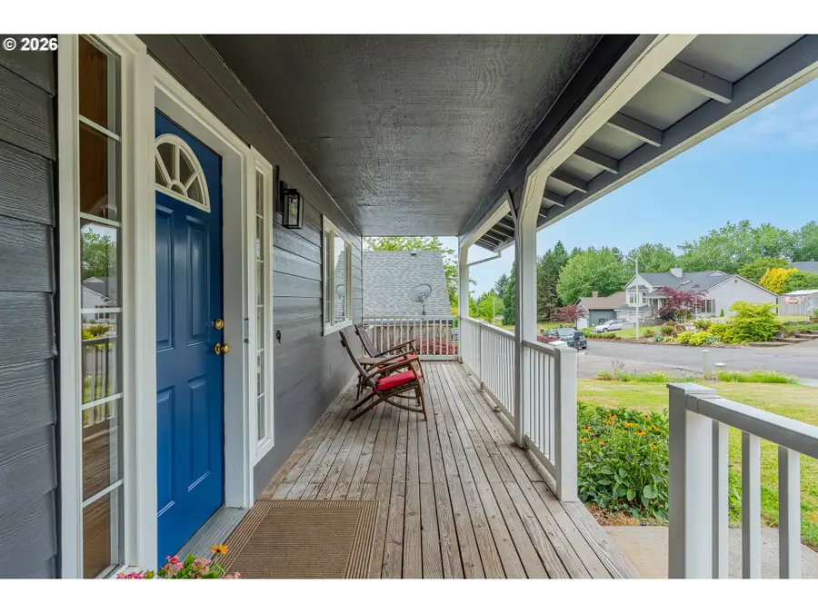 125 SW Spruce St, Dundee, OR 97115 - #3