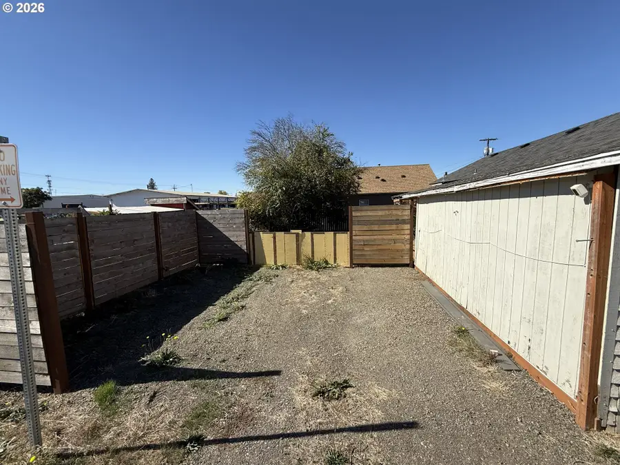 108 Ross St, Molalla, OR 97038 - #3