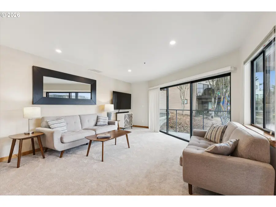 620 NW Naito Pkwy #B7, Portland, OR 97209 - #3