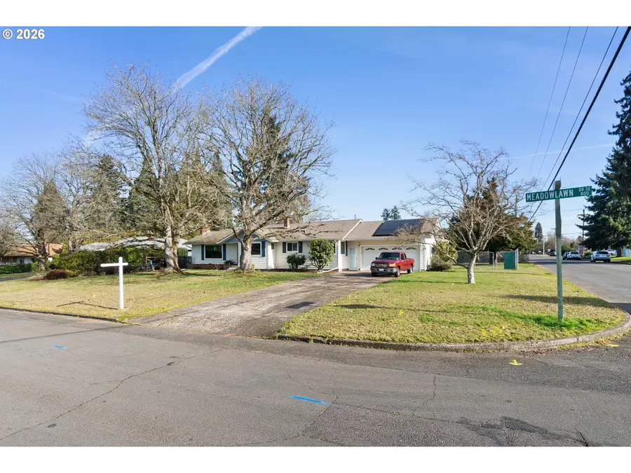 894 Meadowlawn Dr Se, Salem, OR 97317 - Image #2