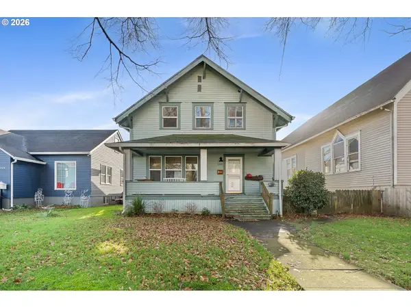 2205 5th St, Tillamook, OR 97141